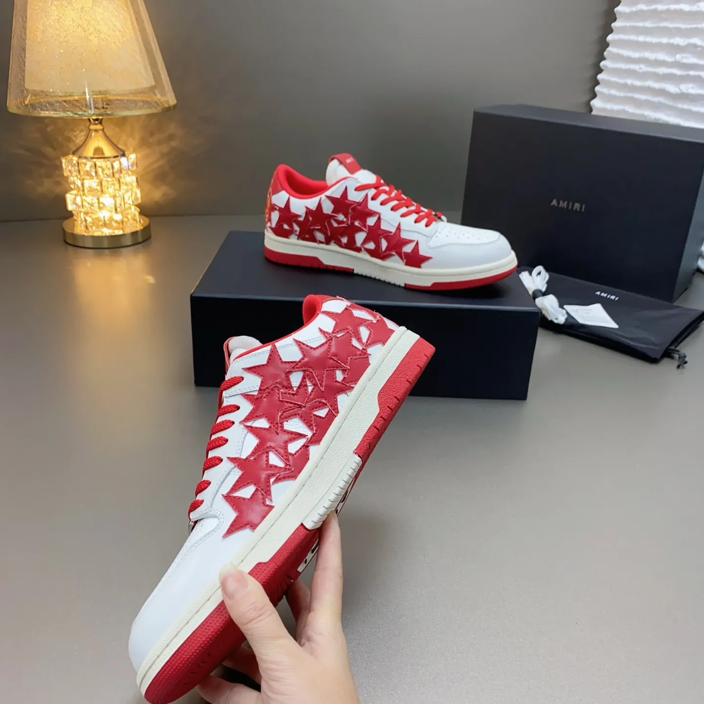 p620🐮🐮AMIRI 💧🌳Couple model💎 The latest The Pacific series Couple model Bone Star Casual sneakers Skateboard shoes ✔️ AMIRI's Pacific shoes are a sneaker that combines luxury and street style. Many celebrities and Internet celebrities have the same style. Its design and workmanship are very elegant. Made of high-grade cow leather, soft to the touch and highly durable 💘💍Fabric: Original customized imported first-layer cowhide 💘💍Inner lining: Original customized breathable mesh lining 💘💍Feet: Original injection molded one-piece, comfortable and wear-resistant without tiring the feet 💘💍Outsole: Original 1:1 molded three-color sole Original outsole 💘💍Sole thickness: 3CM 💘💍Size: Female 35-40 Male 39-46 💘💍price; top version 💦Special remarks Remark: (Female size 34 40. Men’s size 38 45 46 is customized and cannot be returned or exchanged) Please note when placing an order! Thank you🤝🤝